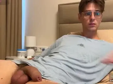 YU-KI00 – webcam model profile photo Image 15