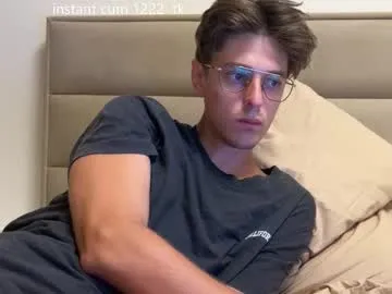 YU-KI00 – webcam model profile photo Image 2