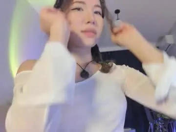 roouse – webcam model profile photo Image 17