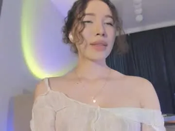 roouse – webcam model profile photo Image 8