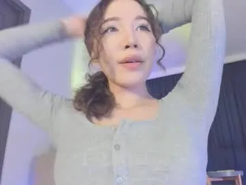 roouse – webcam model profile photo Image 9