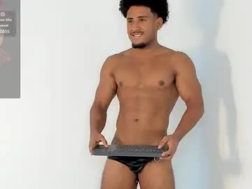 YU-KI00 – webcam model profile photo Image 11