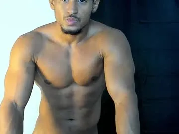 YU-KI00 – webcam model profile photo Image 9