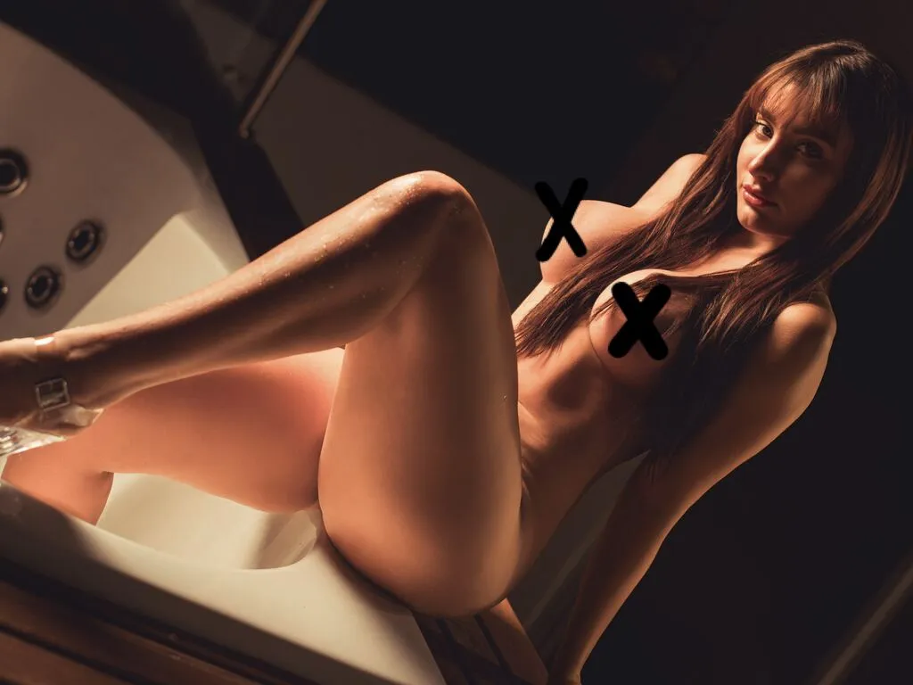 CrissRusso – webcam model profile photo