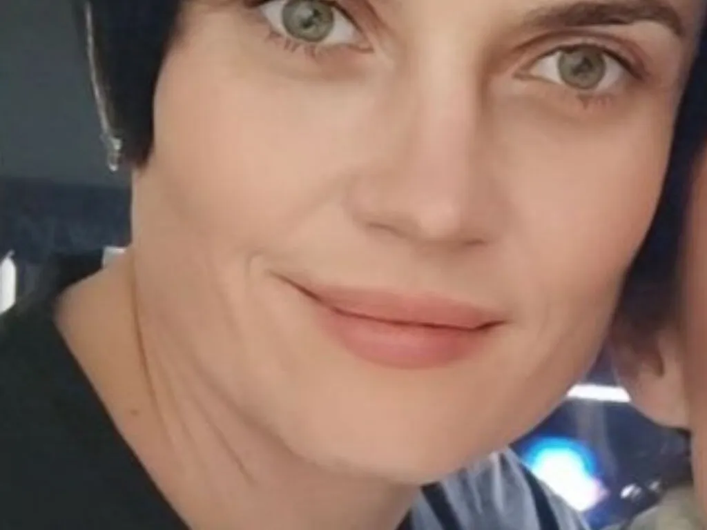 FarahBurn – webcam model profile photo