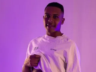 blondeangel_4u2 – webcam model profile photo Image 2