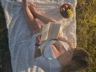 SelennaMoon – webcam model profile photo Image 3