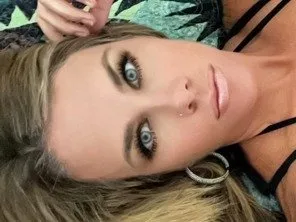 VioletchelseaBabesatation – webcam model profile photo Image 3