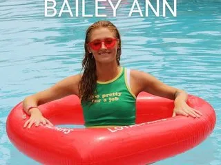 blondeangel_4u2 – webcam model profile photo Image 2