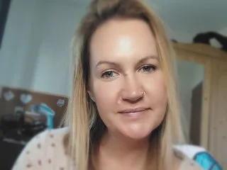 SusyBlair – webcam model profile photo Image 4