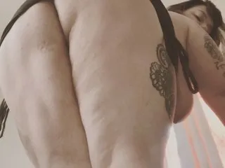 Loli_Belle – webcam model profile photo Image 4