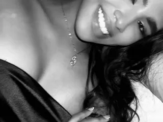 BlondeHott – webcam model profile photo Image 7