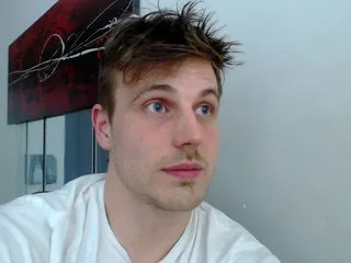 YU-KI00 – webcam model profile photo Image 3