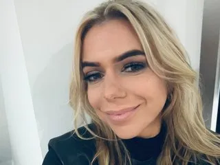 LunaVelvet22 – webcam model profile photo