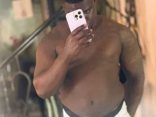 Lovvebirds – webcam model profile photo Image 10