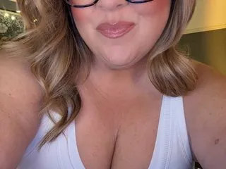 TraceyKalani – webcam model profile photo Image 4