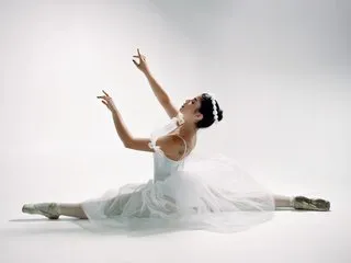 Lisabigtits – webcam model profile photo Image 4