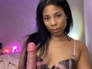 SusyBlair – webcam model profile photo Image 4