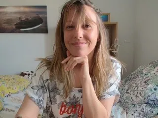 Hotforunow – webcam model profile photo Image 4