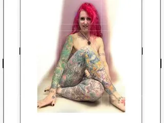 LoraDevine – webcam model profile photo Image 3