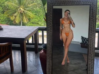 UKRaunchyRobyn – webcam model profile photo