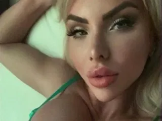 LoraDevine – webcam model profile photo Image 2