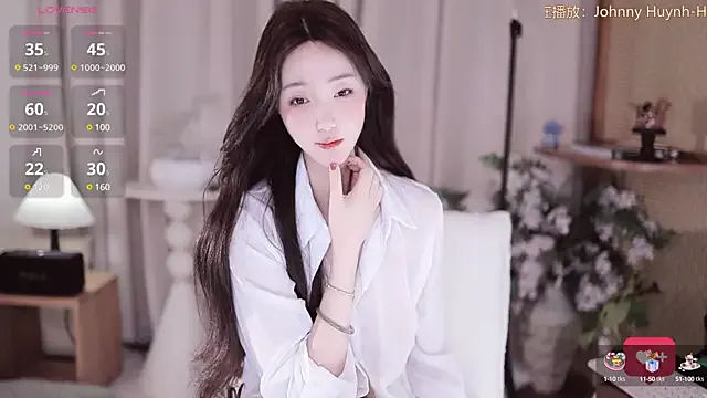 KarinaRouge – webcam model profile photo Image 3