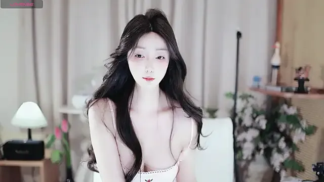 KarinaRouge – webcam model profile photo Image 4