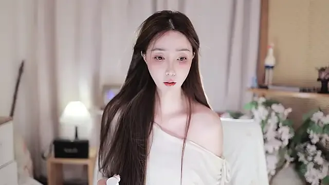 KarinaRouge – webcam model profile photo Image 7