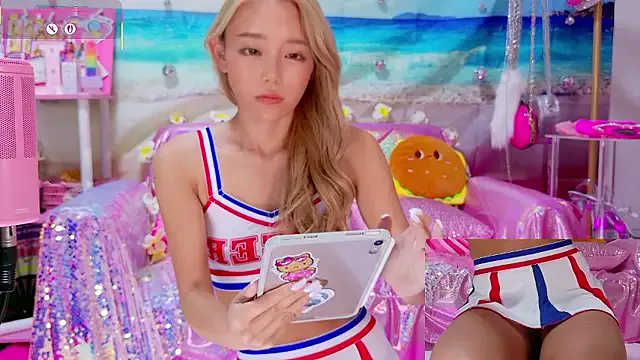 Lil-RO-XO – webcam model profile photo Image 13