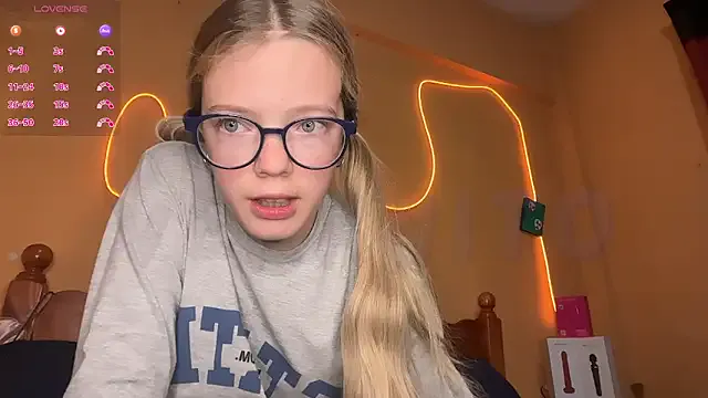 Hanna_Blondee – webcam model profile photo Image 12