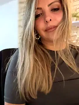 bunny_blonde – webcam model profile photo Image 10