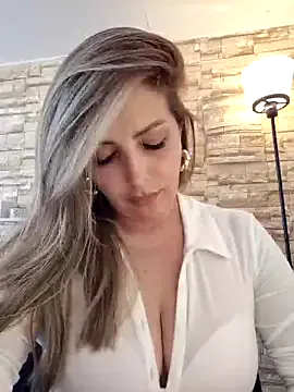 bunny_blonde – webcam model profile photo Image 3