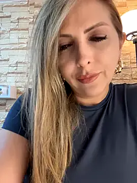 bunny_blonde – webcam model profile photo Image 5