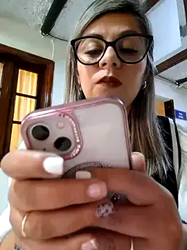 SofiaSins – webcam model profile photo Image 3