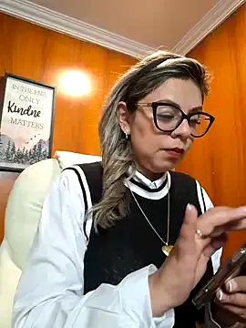 SofiaSins – webcam model profile photo Image 8