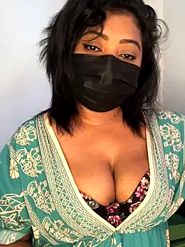 TyleneBuck – webcam model profile photo Image 11