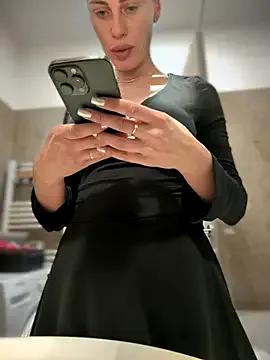 DetraCamaj – webcam model profile photo Image 16