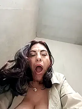 SusyBlair – webcam model profile photo Image 14