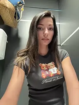 LoraDevine – webcam model profile photo Image 10