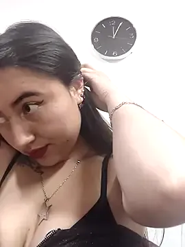 Tricky-Kitsune – webcam model profile photo Image 11