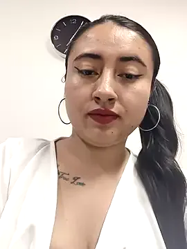 Tricky-Kitsune – webcam model profile photo Image 13