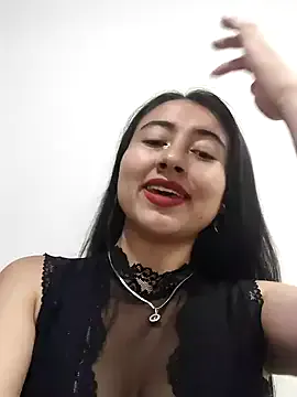 Tricky-Kitsune – webcam model profile photo Image 3