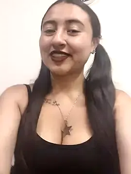 Tricky-Kitsune – webcam model profile photo Image 7