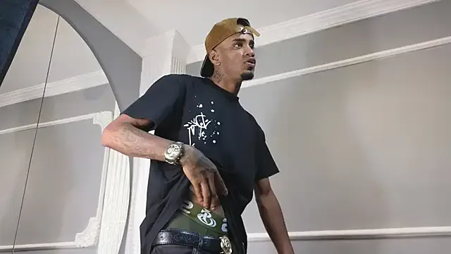 SusyBlair – webcam model profile photo Image 4