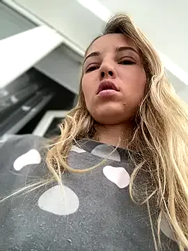 Lisi4ka-Basik – webcam model profile photo Image 5