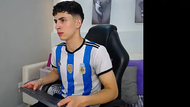 kroddy1985 – webcam model profile photo Image 3