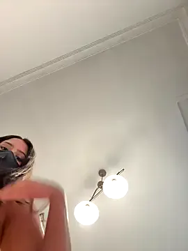 Olivija2020 – webcam model profile photo Image 10