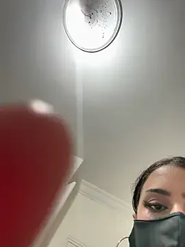 Olivija2020 – webcam model profile photo Image 11