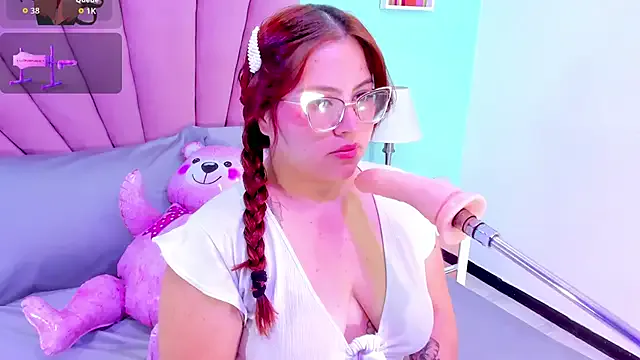 Olivija2020 – webcam model profile photo Image 7